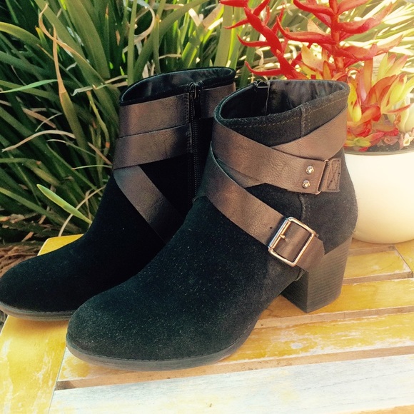 Skechers♣️Amazing Boots - Picture 4 of 8